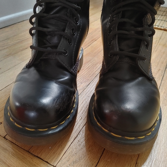 SOLD Like new dr Martens 1914 w tall leather Boots - Picture 3 of 13